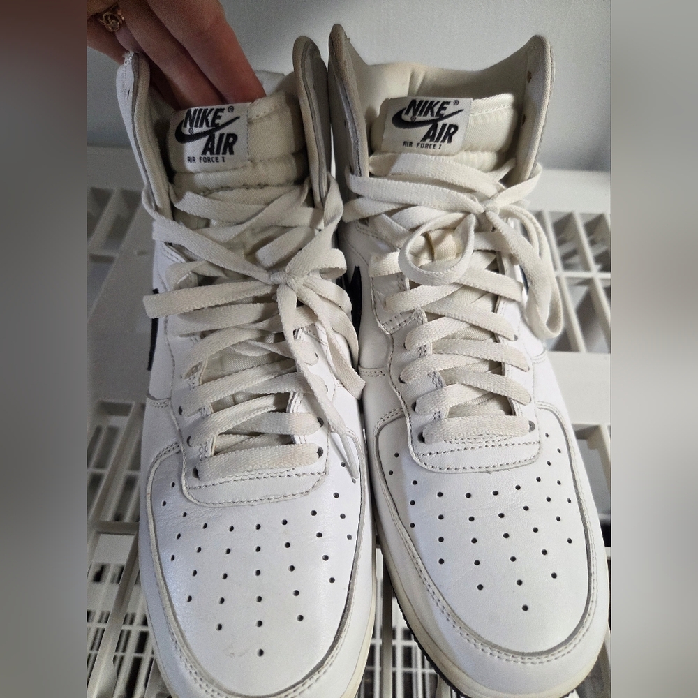 Nike Air Force 1 - Picture 6 of 11